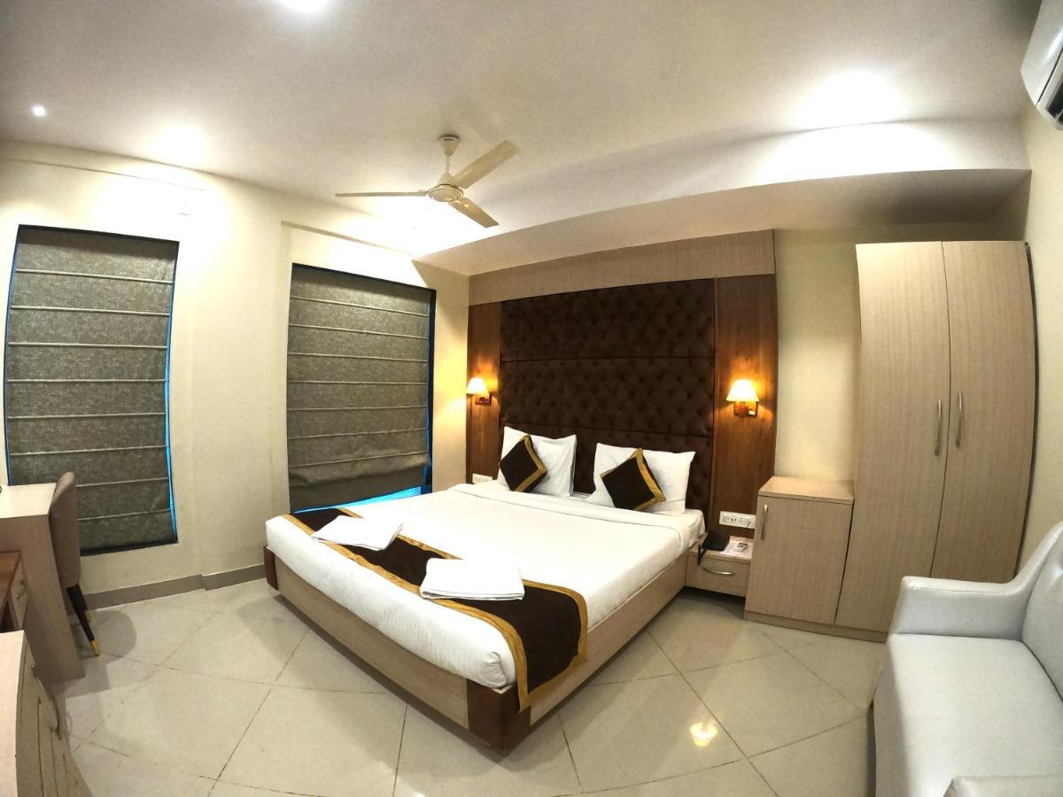 The Panash - Hotel & Banquet Kalkutta Exterior foto