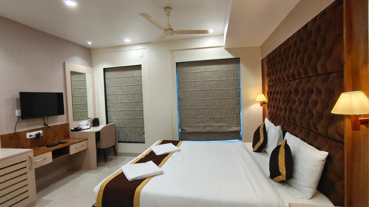 The Panash - Hotel & Banquet Kalkutta Exterior foto