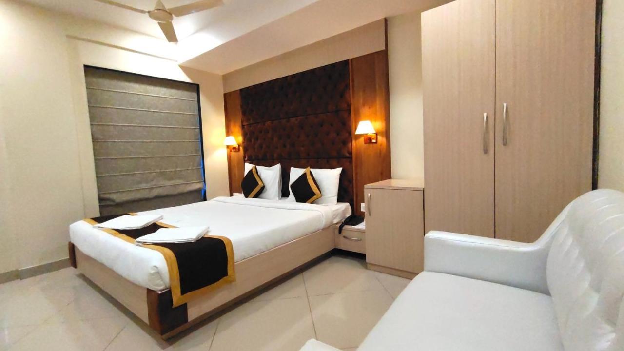 The Panash - Hotel & Banquet Kalkutta Exterior foto
